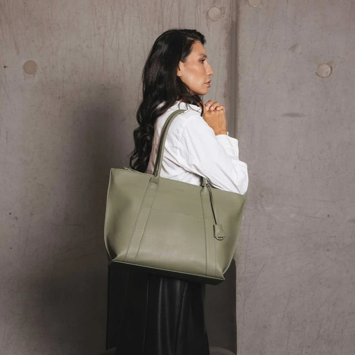 Black Caviar Handbag Harriet Pistachio