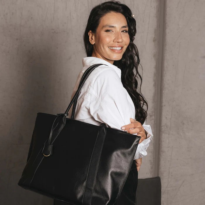 Black Caviar Handbag Harriet Black