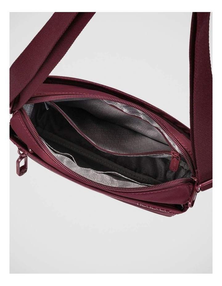 Hedgren HIC176 shoulder bag in maroon