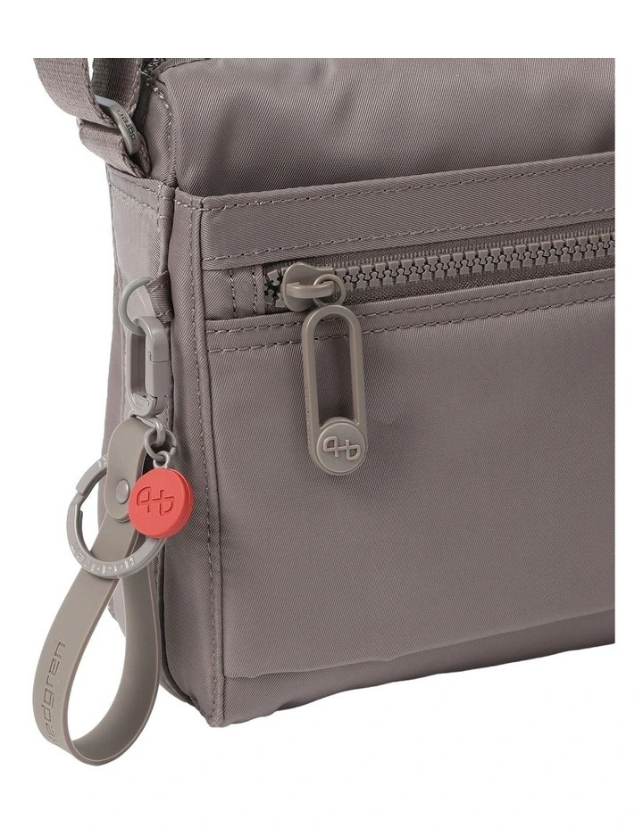 Hedgren HIC176 shoulder bag in sepia
