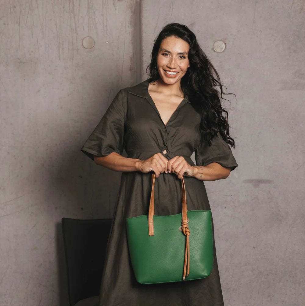 Black Caviar Handbag Lucia Green