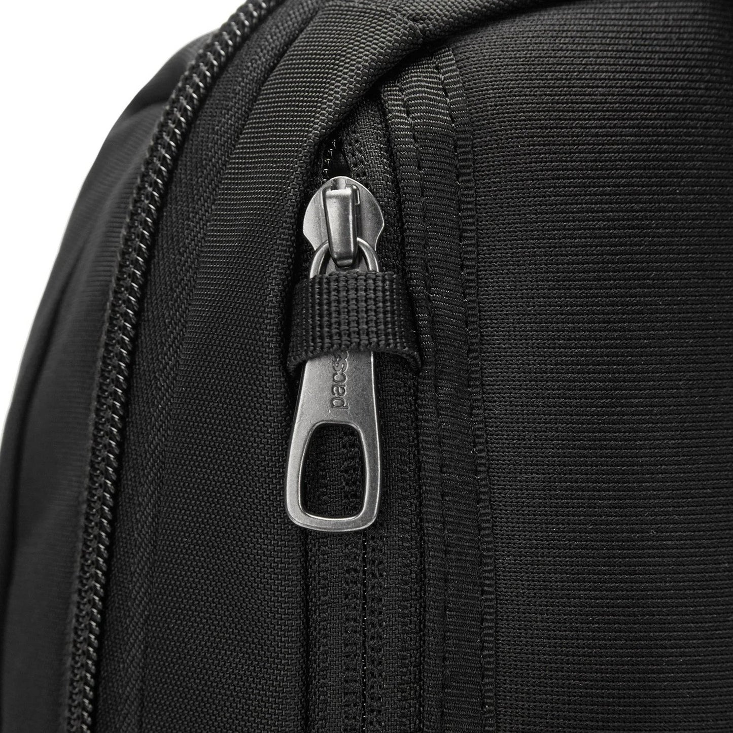 Pacsafe Back Pack 30635 Black