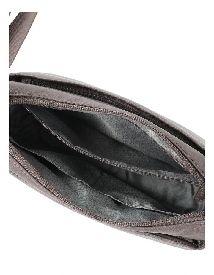 Hedgren HIC176 shoulder bag in sepia