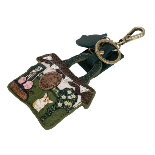 Vendula The Queen Elizabeth Pub Key Char